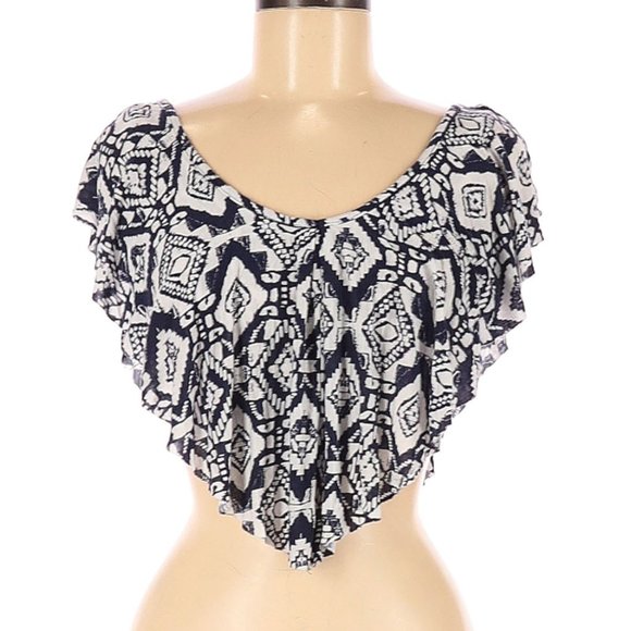 Charlotte Russe Tops - Charlotte Russe Cropped Short Sleeve Blouse in Navy/White Print Size S